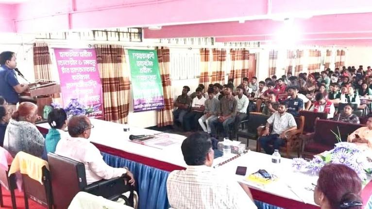 বরগুনায় নারী-শিশু নির্যাতন প্রতিরোধে তরুণদের সঙ্গে মতবিনিময়