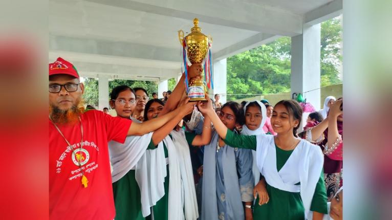 কলাপাড়ায় ৫৩তম গ্রীষ্মকালীন ক্রীড়া প্রতিযোগিতার পুরস্কার বিতরণ