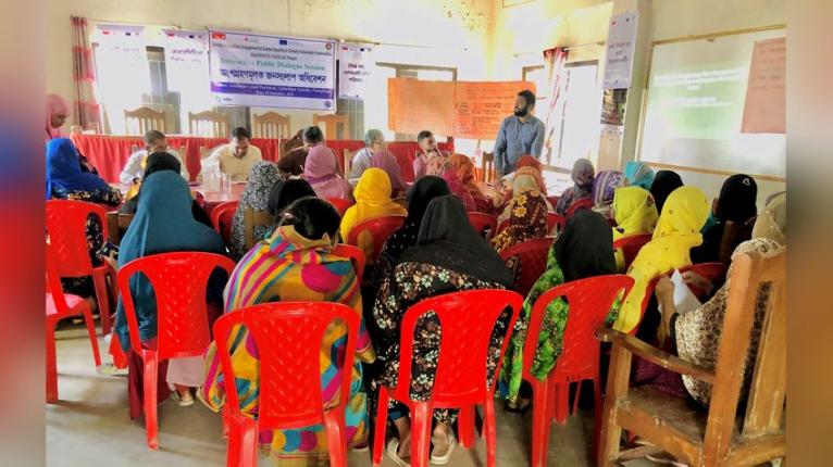 গলাচিপার আমখোলায় জনগণের সমস্যা ও সমাধান নিয়ে জনসংলাপ