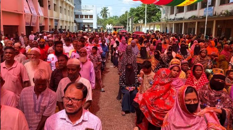 মঠবাড়িয়ায় ডেঙ্গু প্রতিরোধে দেড় হাজার মানুষের শপথ