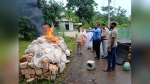 দুমকি স্বাস্থ্য কমপ্লেক্সে পুরোনো চিকিৎসাসামগ্রী অকেজো ঘোষণা, প্রকাশ্যে ধ্বংস