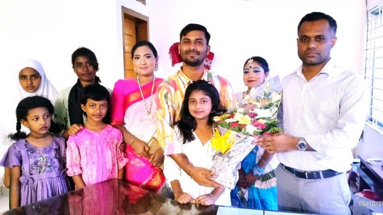 নেছারাবাদে ইউএনওর সঙ্গে ত্রিধারা নৃত্য একাডেমির সৌজন্য সাক্ষাৎ